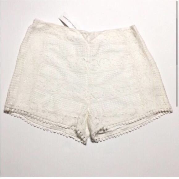 Cupcakes and Cashmere White Christine Lace Shorts Size 8 - Picture 2 of 5